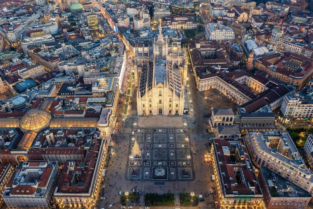Apartament Duomo 10 Min Luxury • Terrazzo • Wi-Fi • Netflix Mediolan Zewnętrze zdjęcie